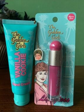 It’s bundle time! NWOT The Golden Girls 2pc Aqua Blanche Set